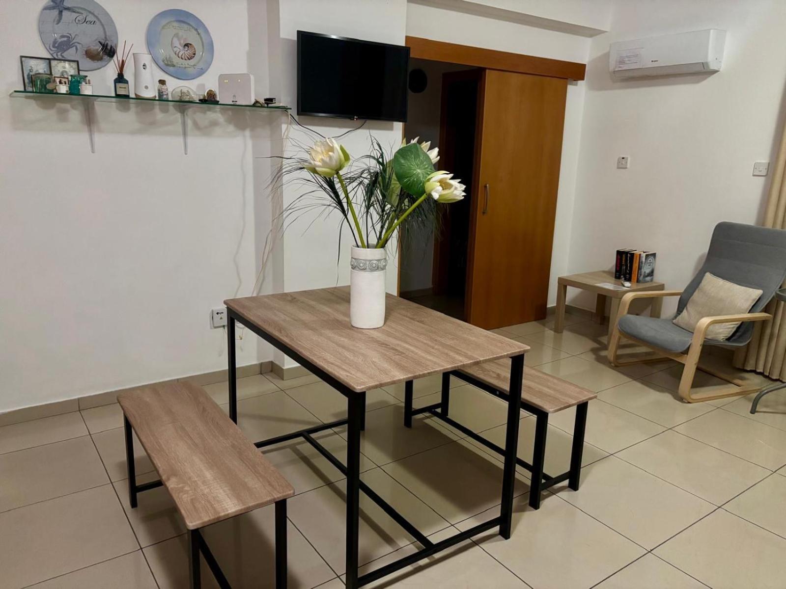 Vip Resort Apartment On Makenzie Beach ลาร์นาคา ภายนอก รูปภาพ