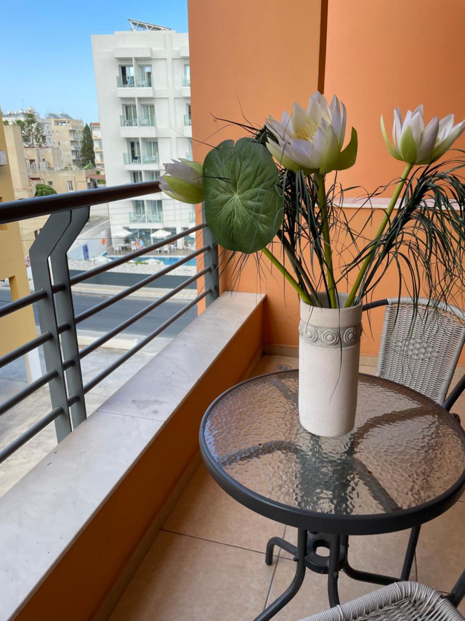 Vip Resort Apartment On Makenzie Beach ลาร์นาคา ภายนอก รูปภาพ